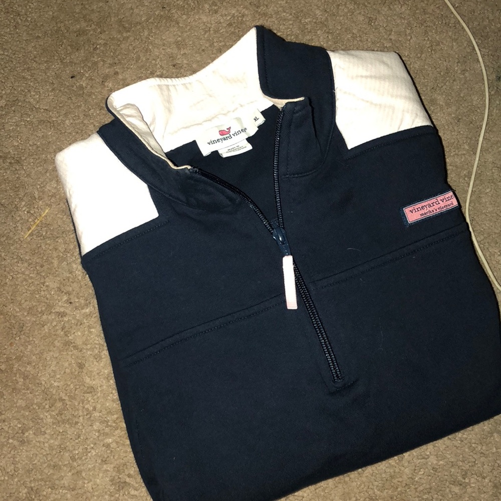 Vineyard Vines navy blue shep shirt Xl/LG